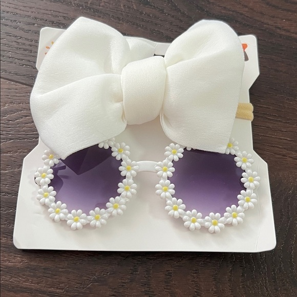 Other - NEW daisy flower white sunglasses and hairbow set
